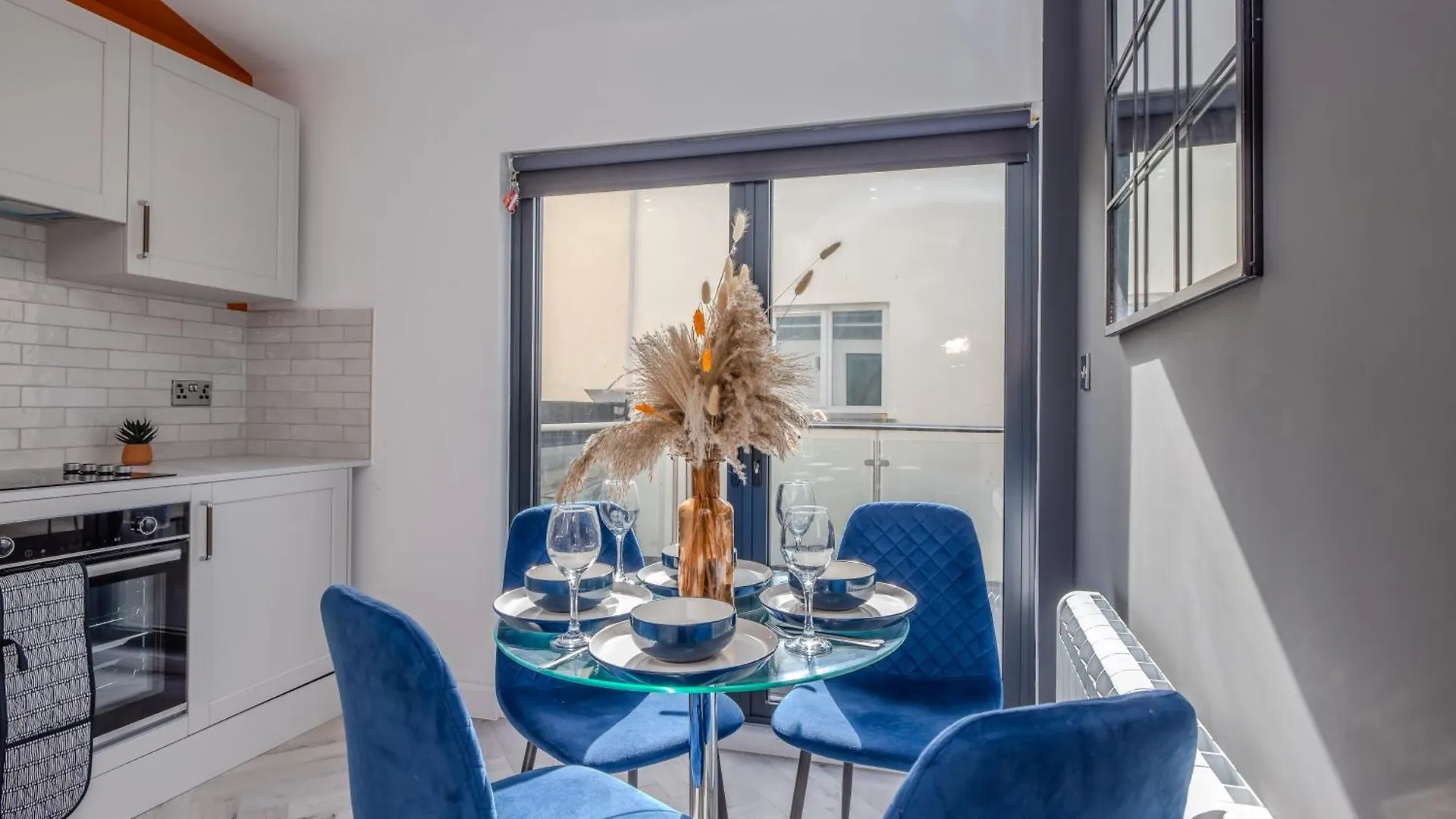 Spacious Apartment Next To Brighton Beach Sleep 6