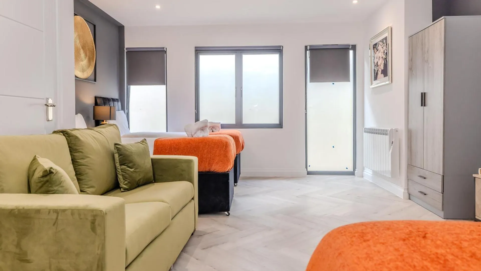 Spacious Apartment Next To Brighton Beach Sleep 6