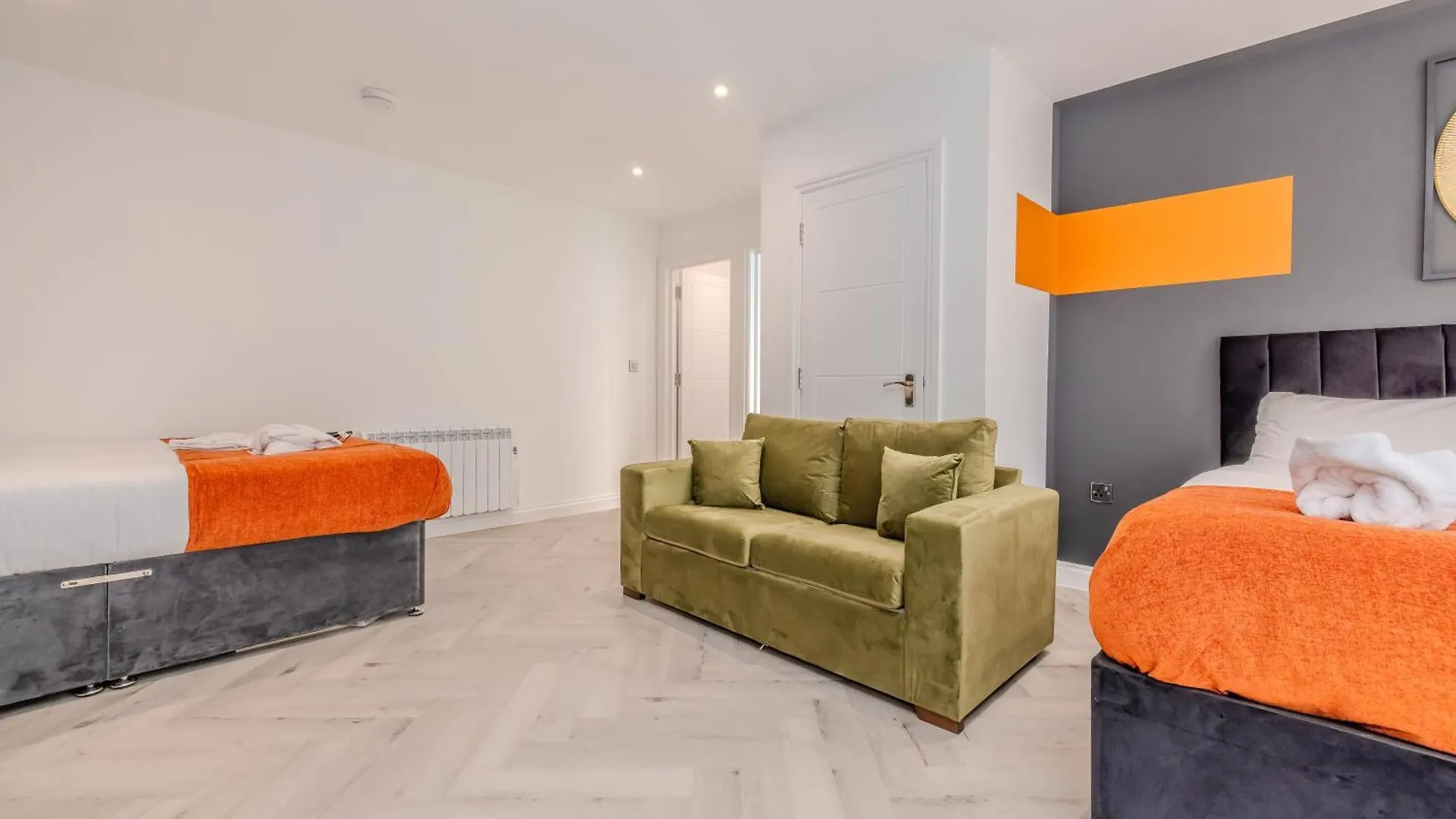 Spacious Apartment Next To Brighton Beach Sleep 6